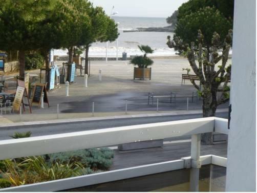 סן-פאלה-סור-מר Hotel De La Plage מראה חיצוני תמונה